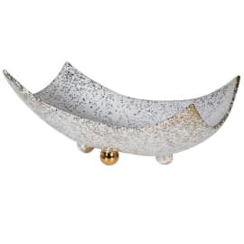 The perfect perch for rings and other important jewellery, this divine trinket tray brings elegance to your everyday essentials. Also can be used in bathrooms as a stylish soap dish. The colouring of white porcelain with specks of gold allows this piece to add dimension to any countertop. 